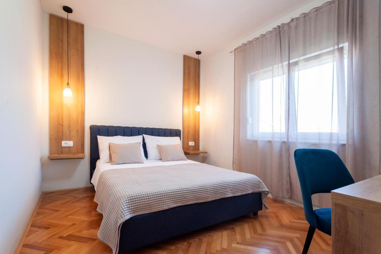 Villa Latica Dicmo Екстер'єр фото