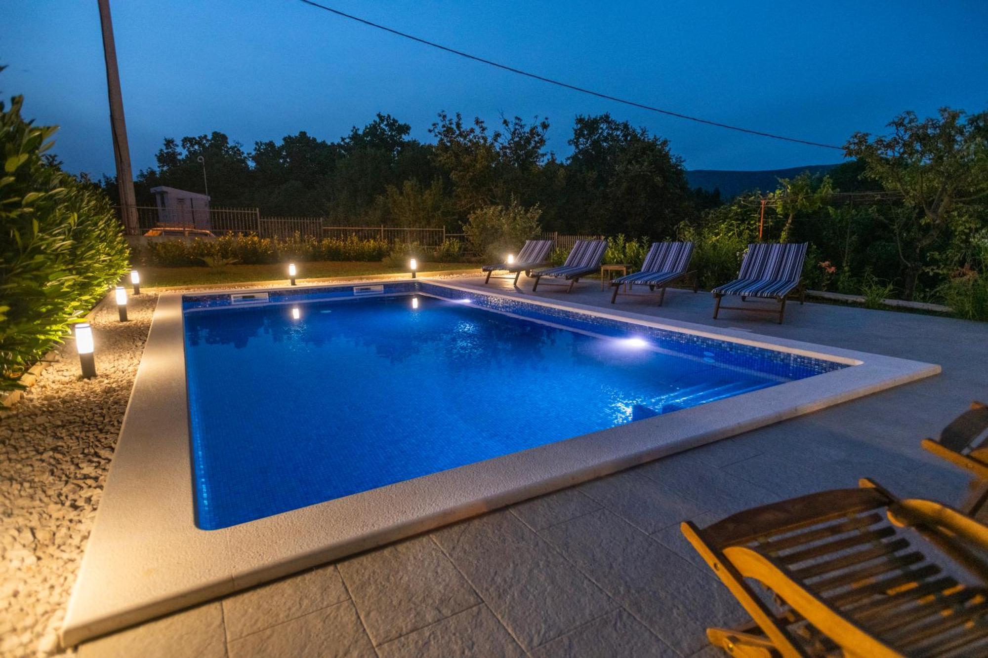 Villa Latica Dicmo Екстер'єр фото
