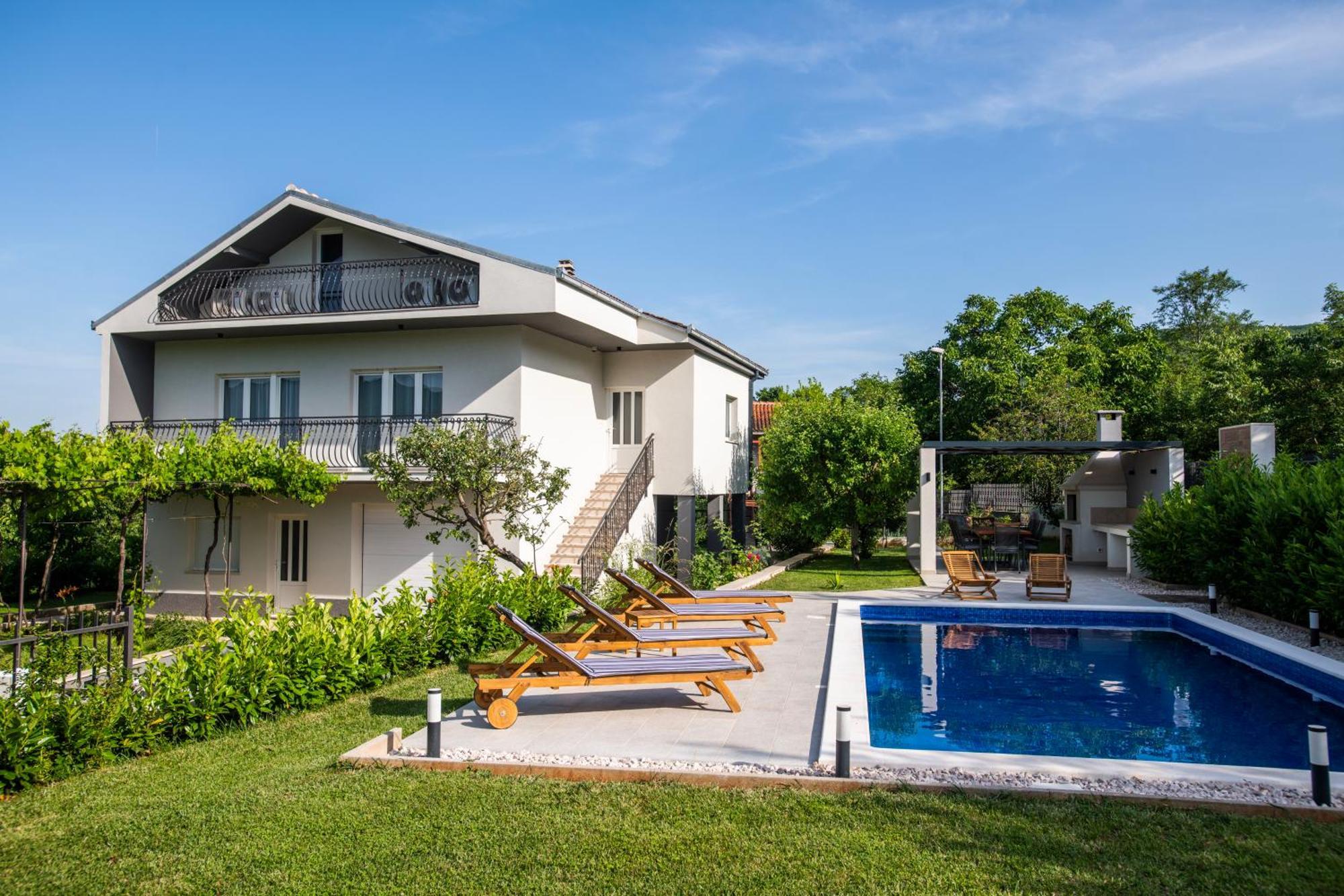 Villa Latica Dicmo Екстер'єр фото
